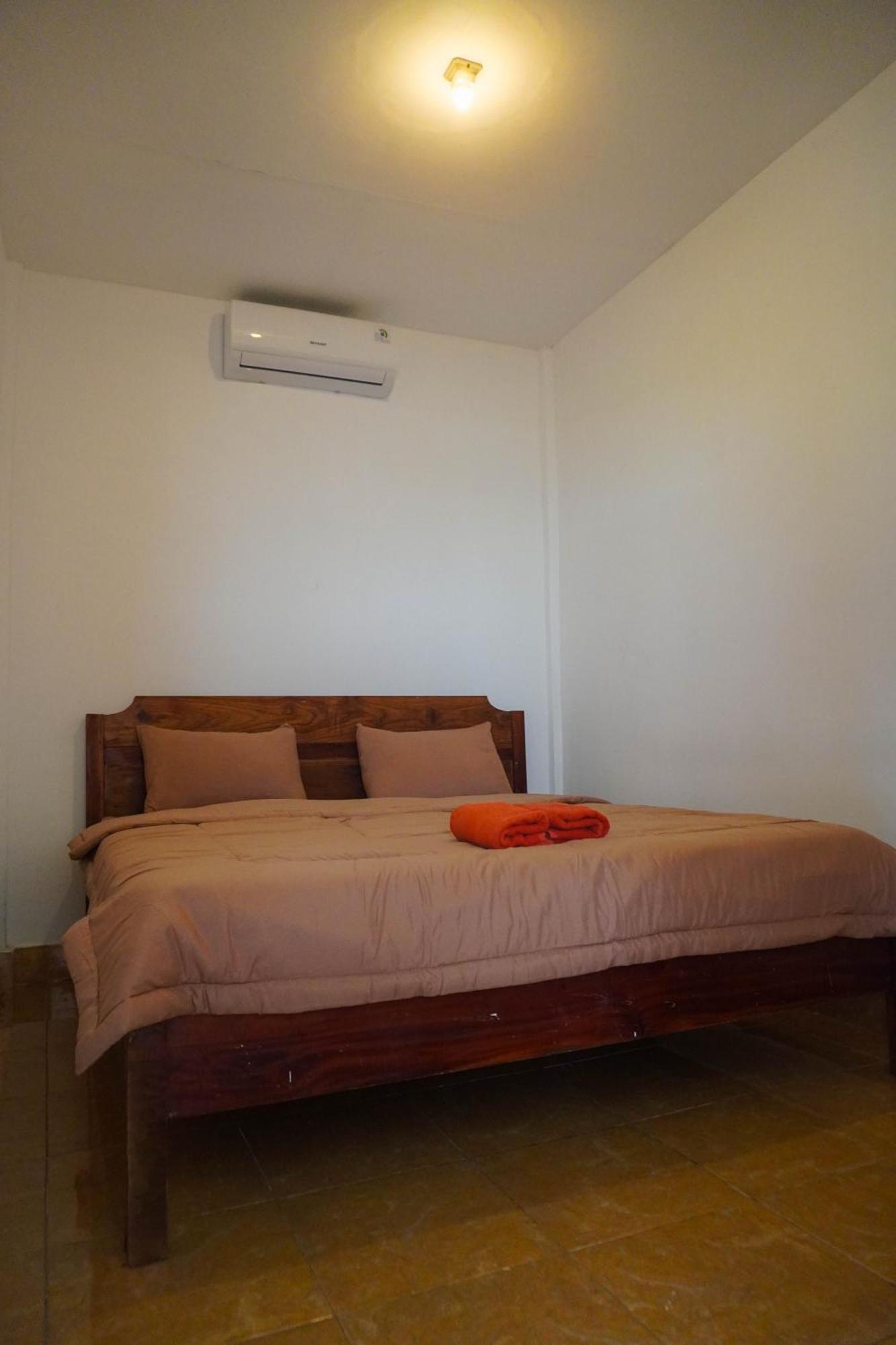 Indonesia Backpacker Hostels Kuta  Екстер'єр фото