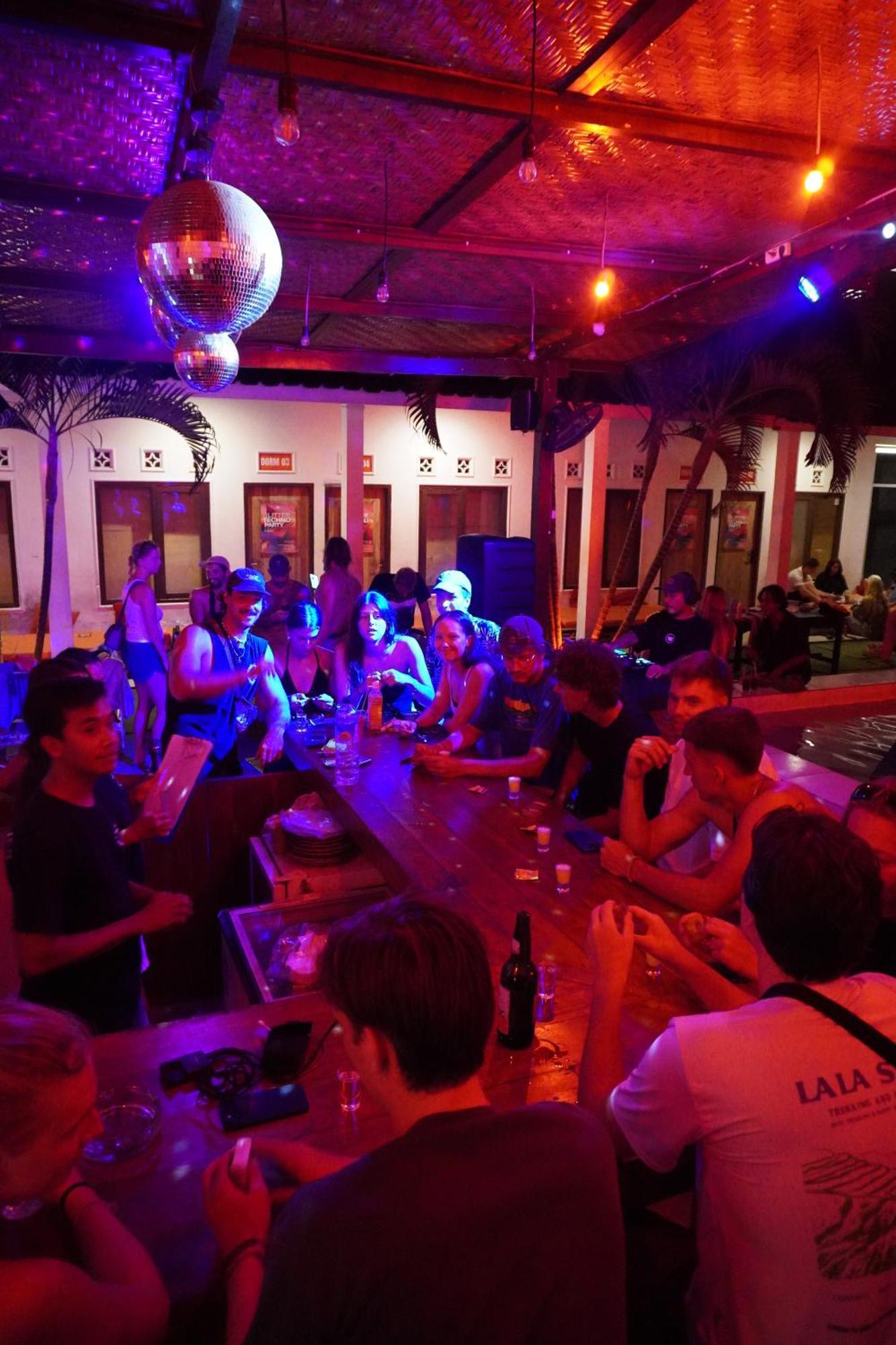 Indonesia Backpacker Hostels Kuta  Екстер'єр фото