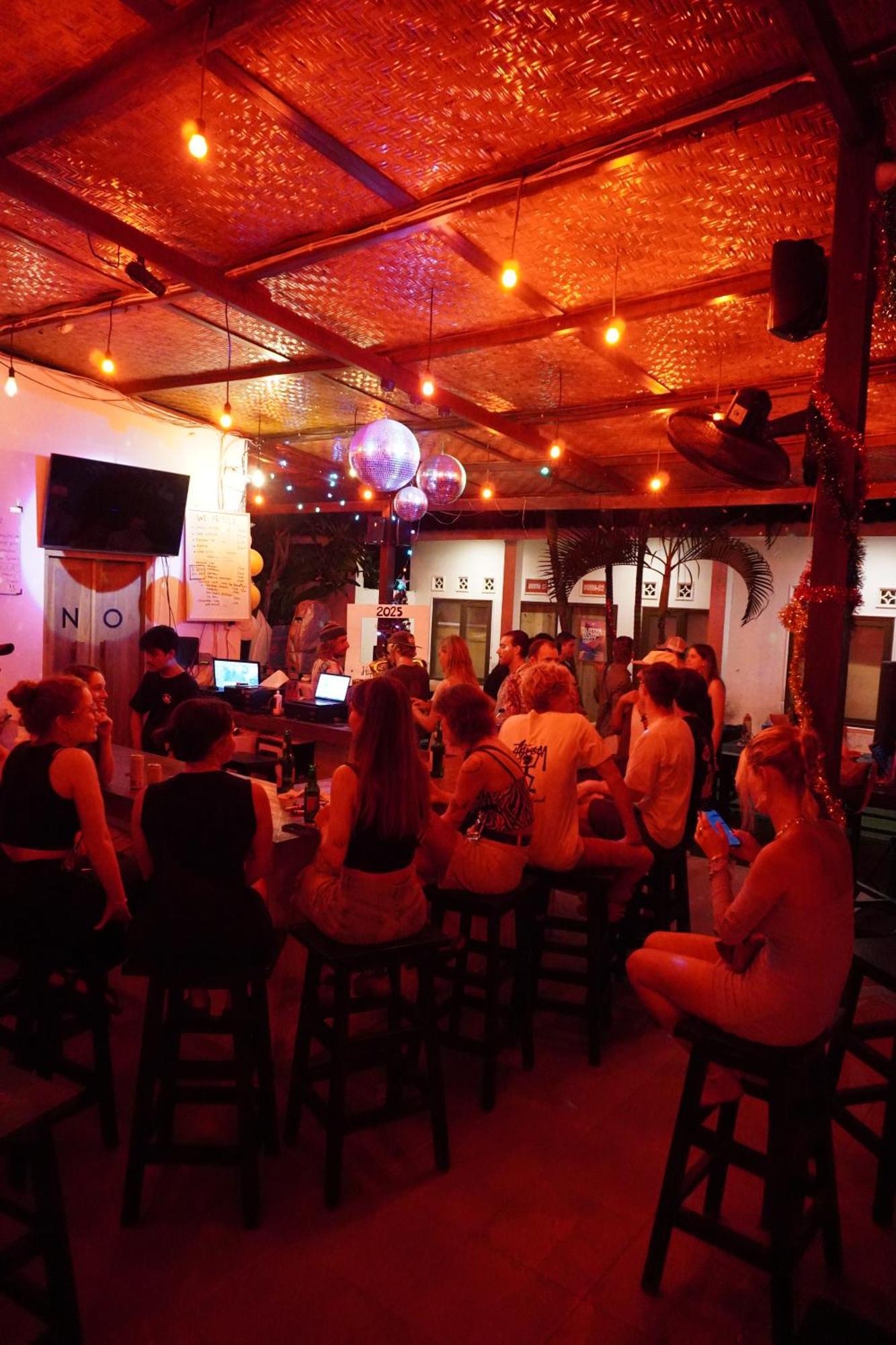 Indonesia Backpacker Hostels Kuta  Екстер'єр фото